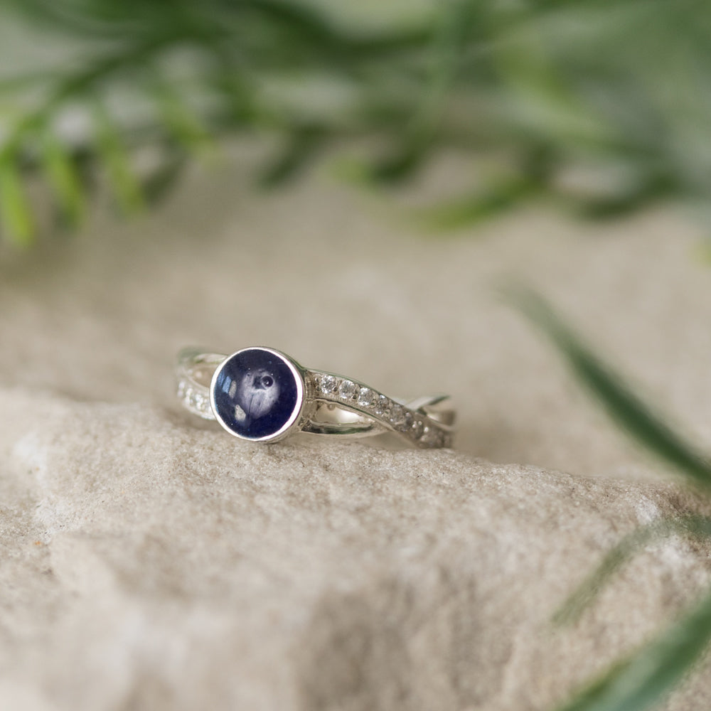 Entwined Circle Memorial Ring