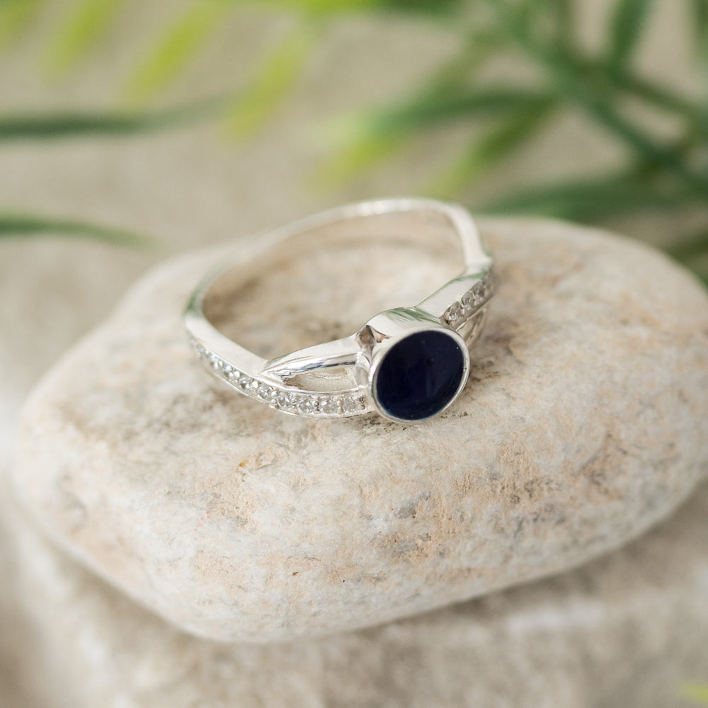 Entwined Circle Memorial Ring