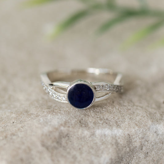 Entwined Circle Memorial Ring